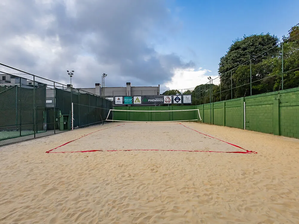 Quadra de beach tennis — esporte na areia ao ar livre